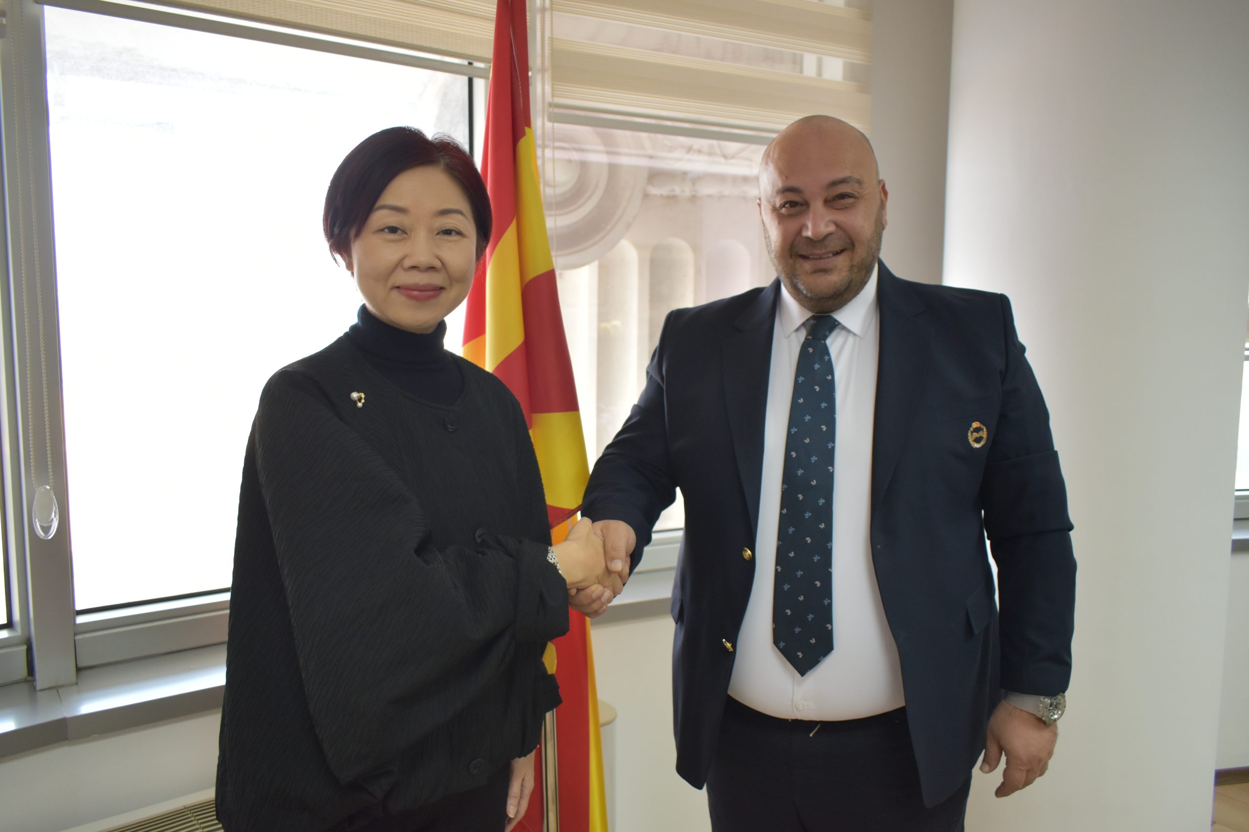 Претседателот Костадиновски оствари средба со амбасадорката на НР Кина,  Џијанг Сјаојан