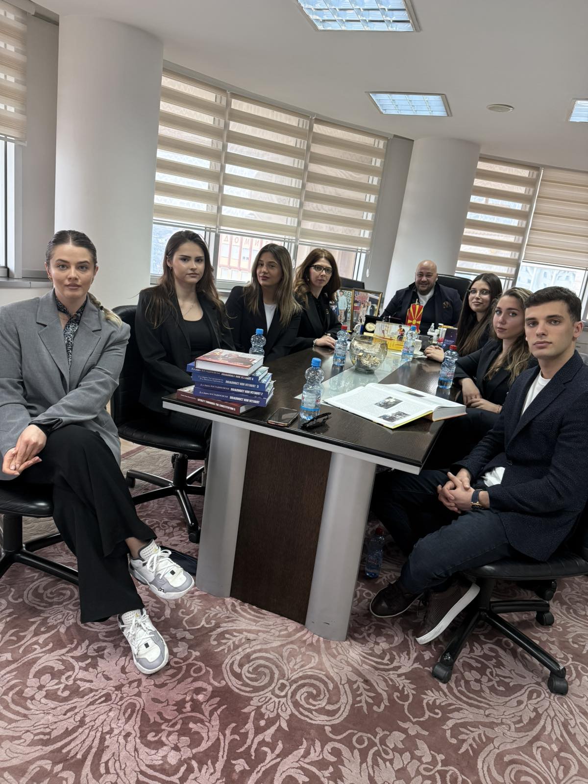 Десетици граѓани на првиот отворен ден кај претседателот на Уставниот суд, д-р Дарко Костадиновски