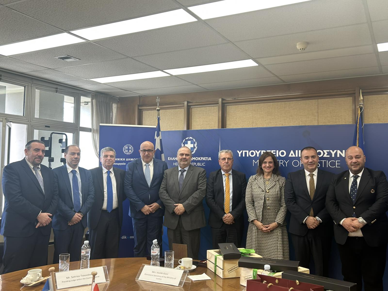 Претседателот Костадиновски оствари работни средби во Атина: владеењето на правото и судската соработка во фокусот